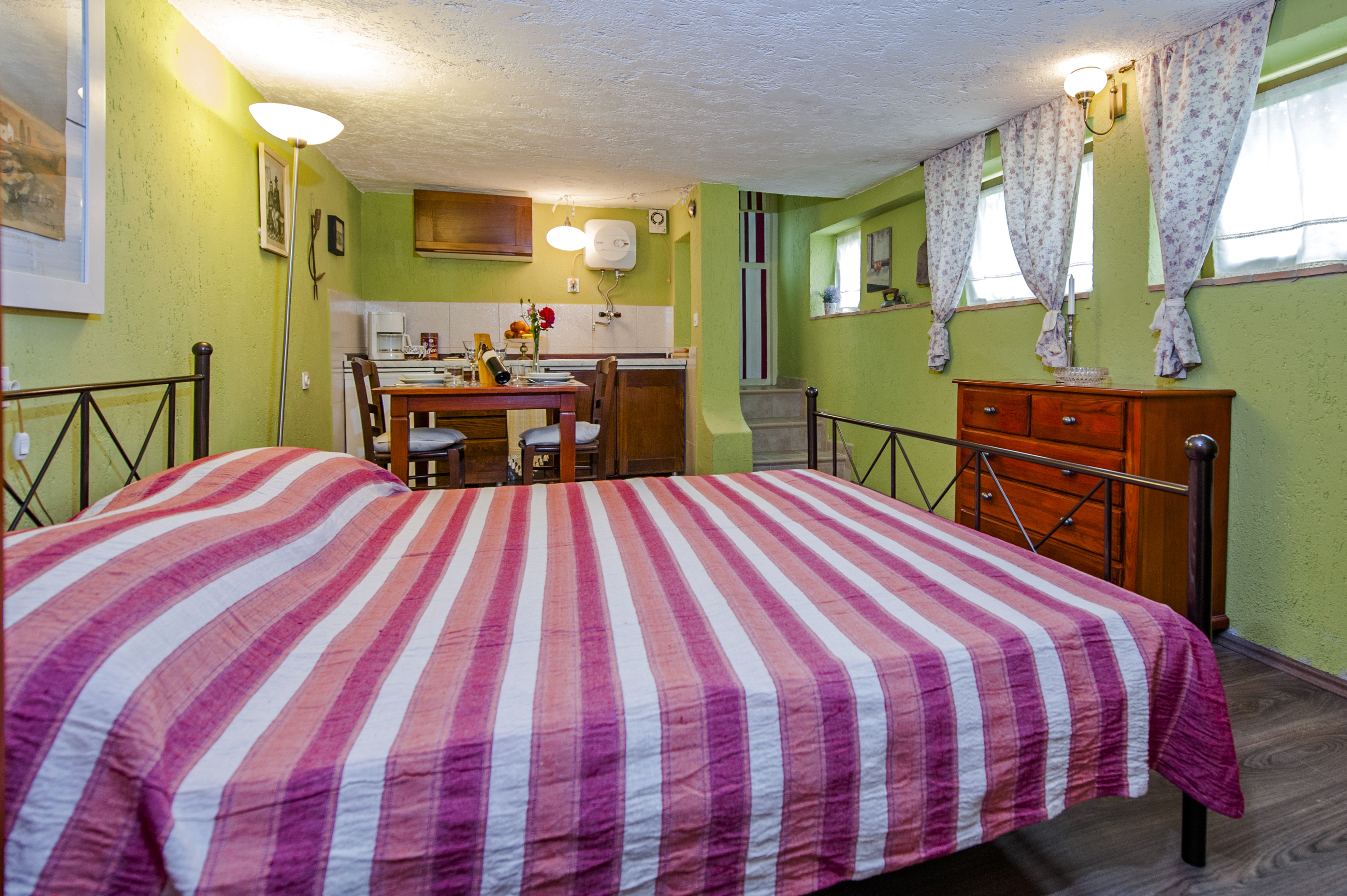 Studio – bathroom