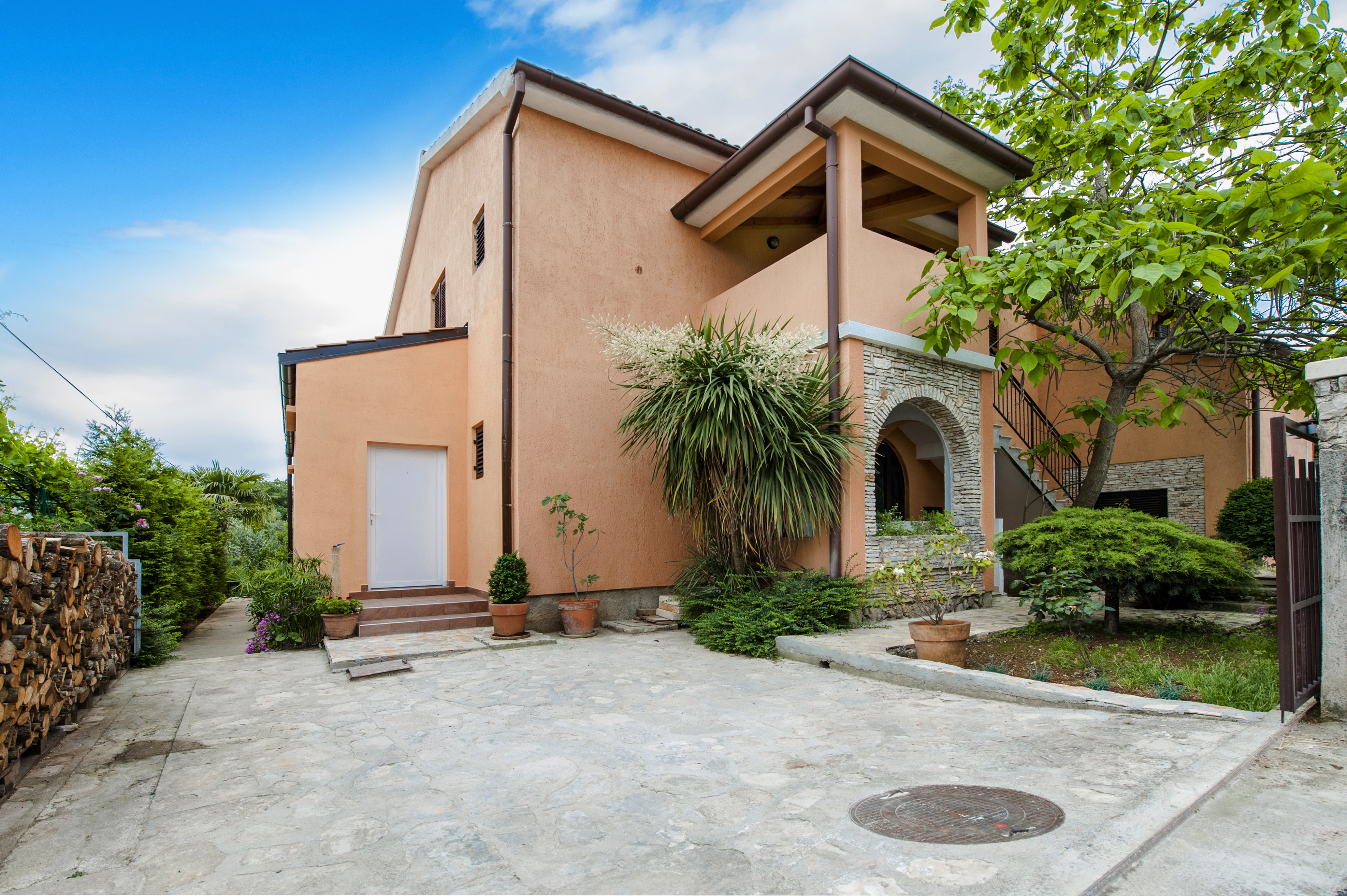 1BR – terrace view